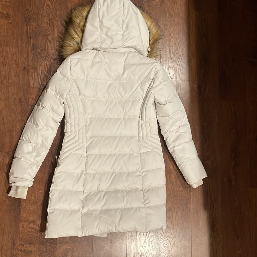 Women’s Coat - Picture 5 of 6